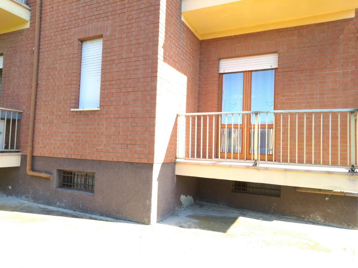 Domanda Appartamento Calosso Esterno foto