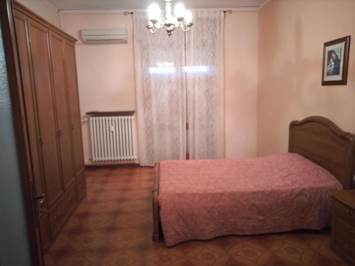 Domanda Appartamento Calosso Esterno foto